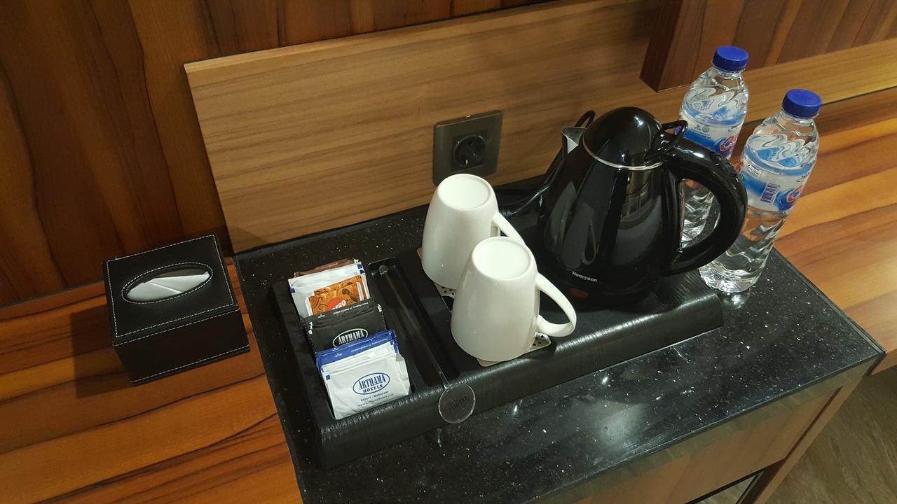 Arthama Hotels Makassar Luaran gambar