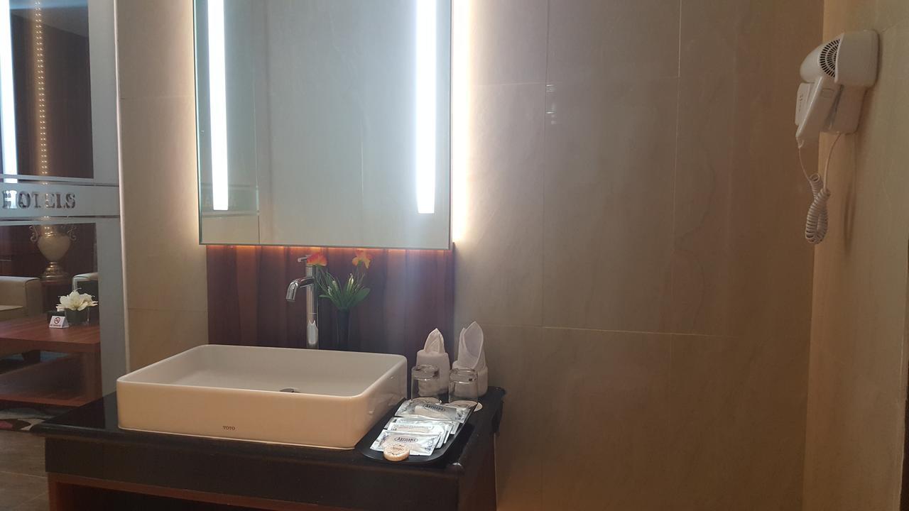 Arthama Hotels Makassar Luaran gambar